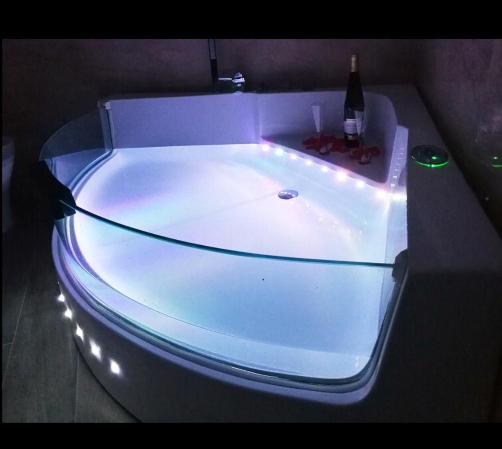 Apartment Vanity Deluxe
