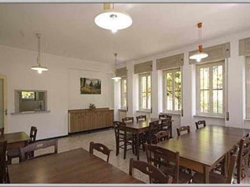 Palace Hostal *
