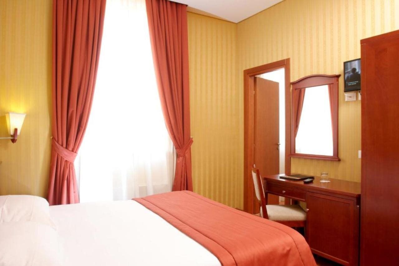 Augusta Lucilla Palace Hotel 4*