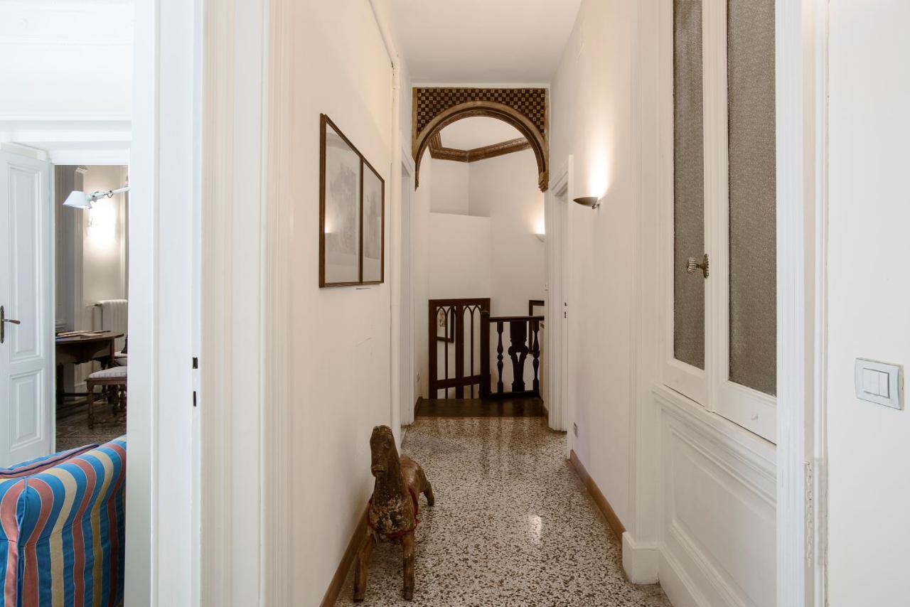 Flat Two Apartment Rom