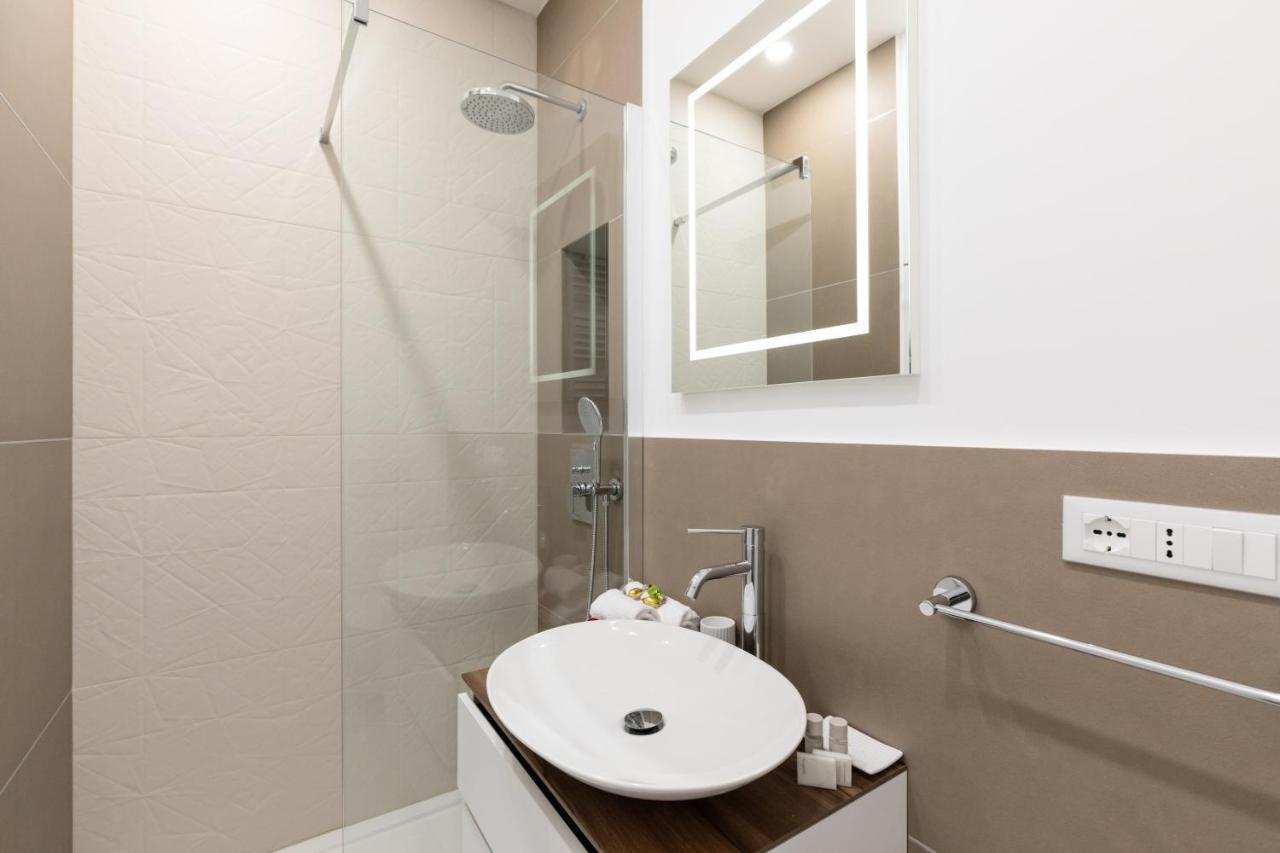 Buzzstays - Stylish Vatican Downtown