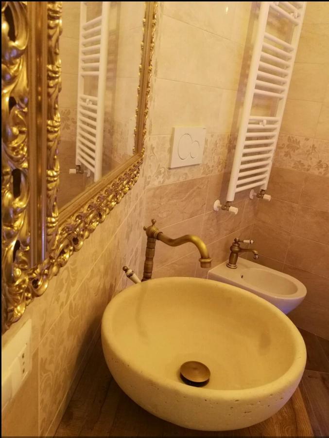 Vanity Deluxe Apartment Rom