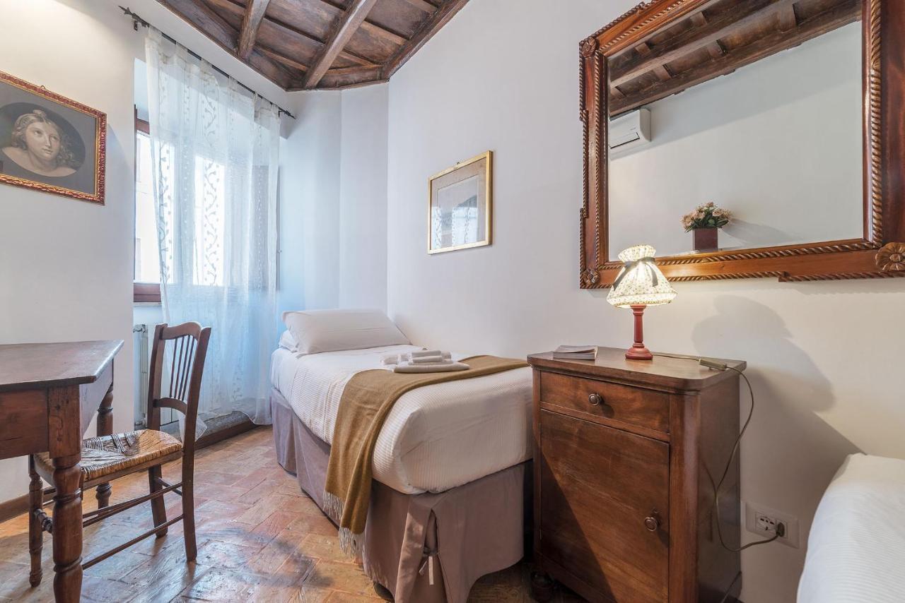 Appartamento By The Charming Piazza Navona - Fromhometorome Roma