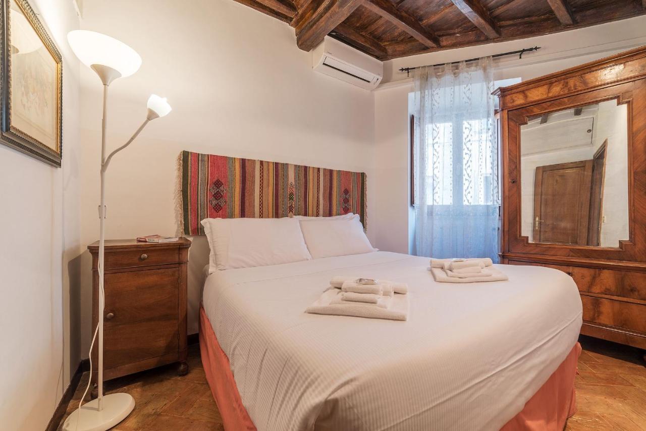 By The Charming Piazza Navona - Fromhometorome Appartamento *