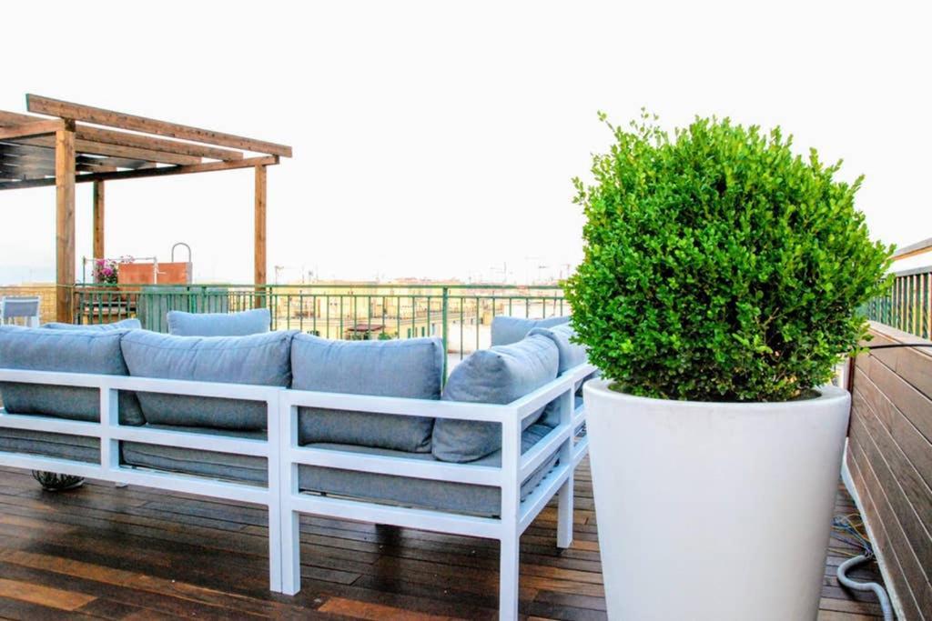 A Terrific Terrace Penthouse * Roma