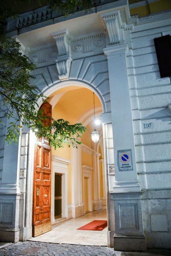 Saint Peter House Germanico * Roma