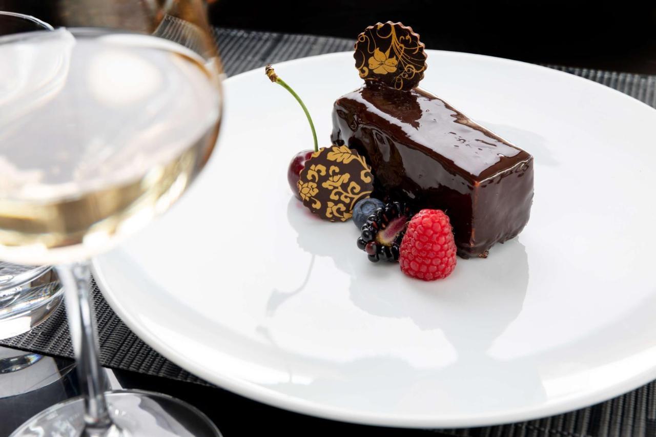 Hotel Radisson Blu Es. Hotel, 5*