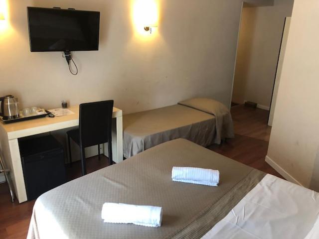 Elle Cavour Pensión Roma