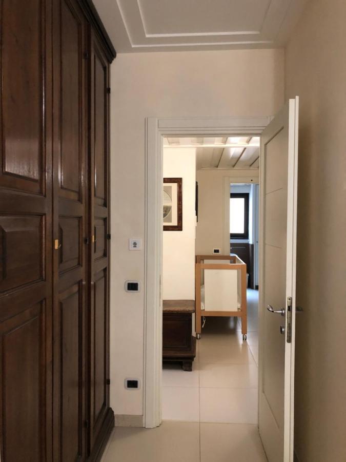 Visconti Apartment. Roma