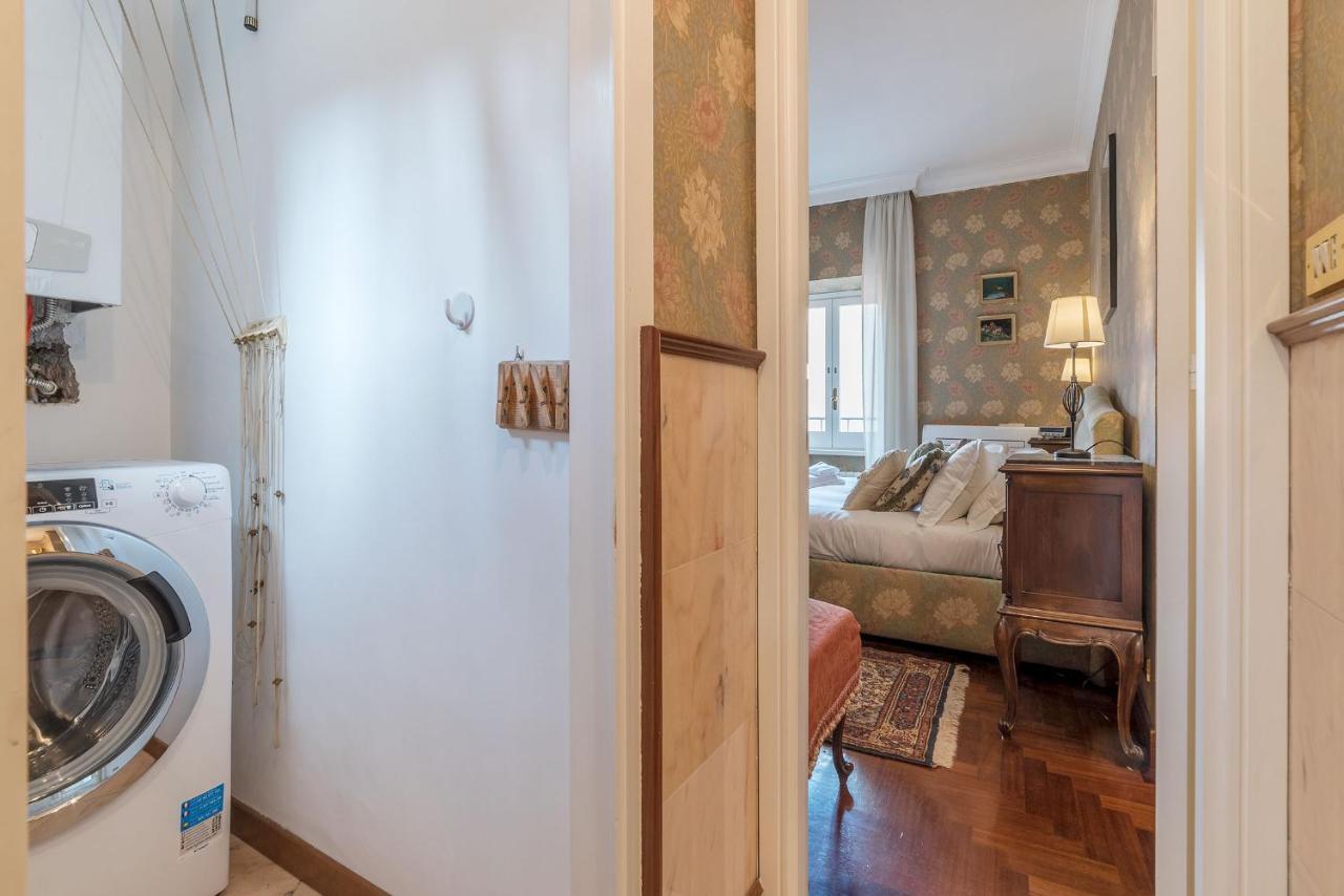 Quiet And Classic On Two Floors, By Trevi Fountain - Fromhometorome Appartamento