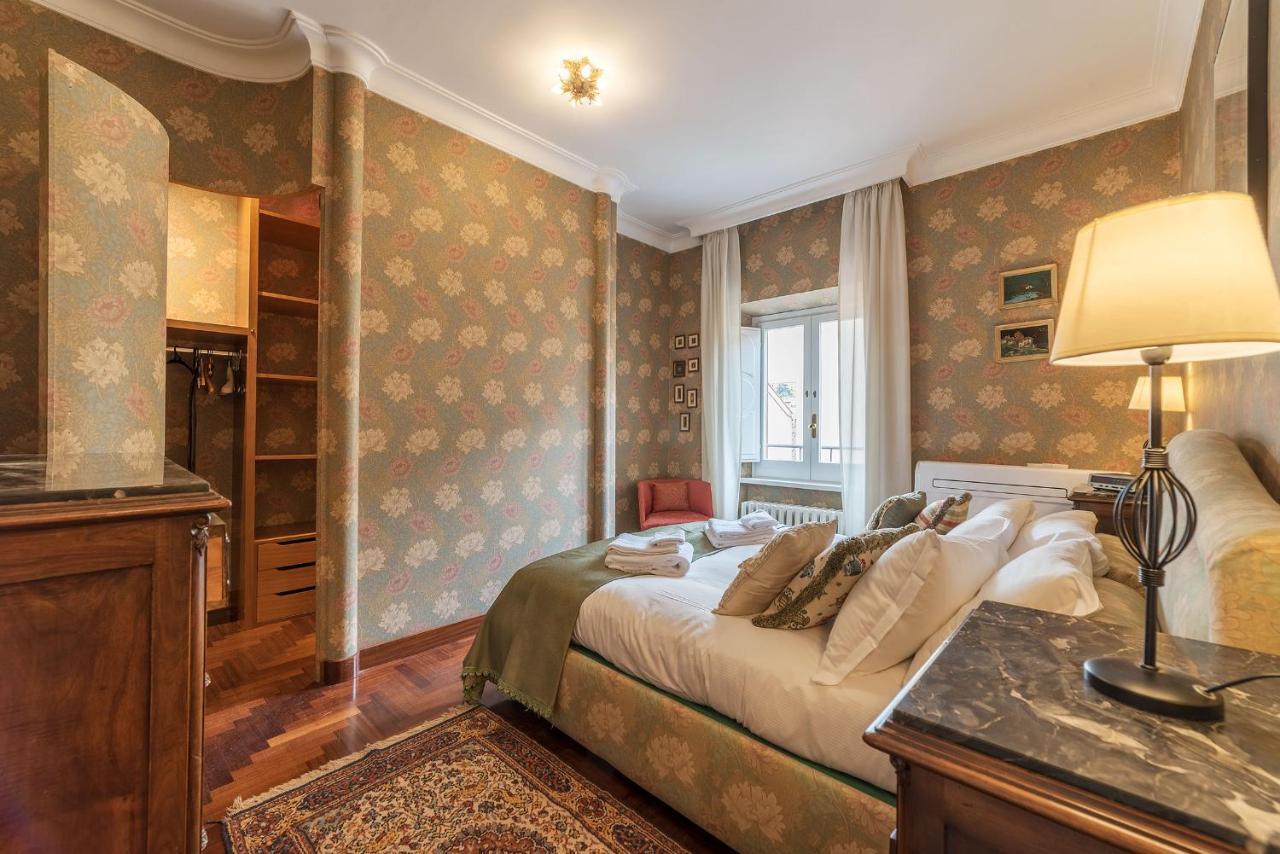 Quiet And Classic On Two Floors, By Trevi Fountain - Fromhometorome Roma