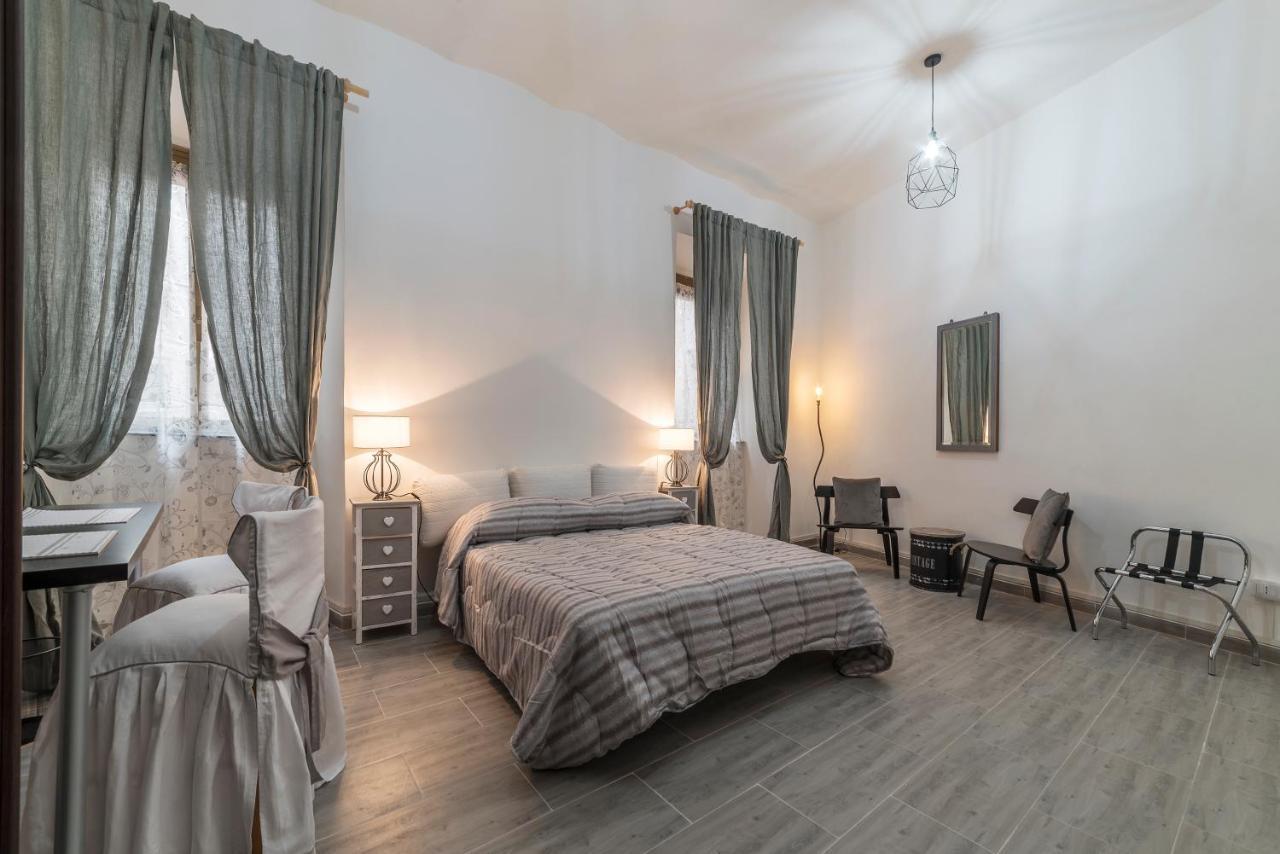 Ad Un Passo Da Borghese