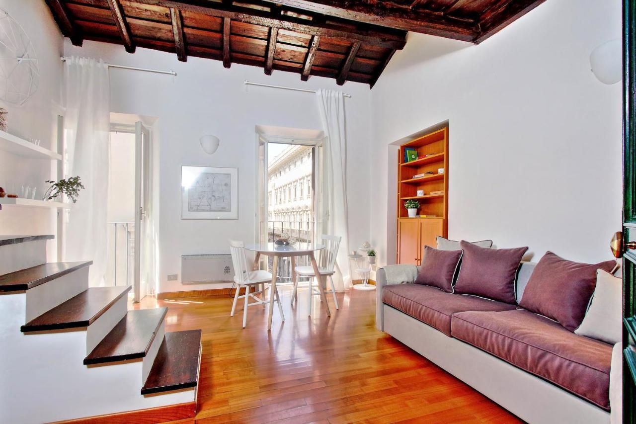 Rent In Trevi Fountain
