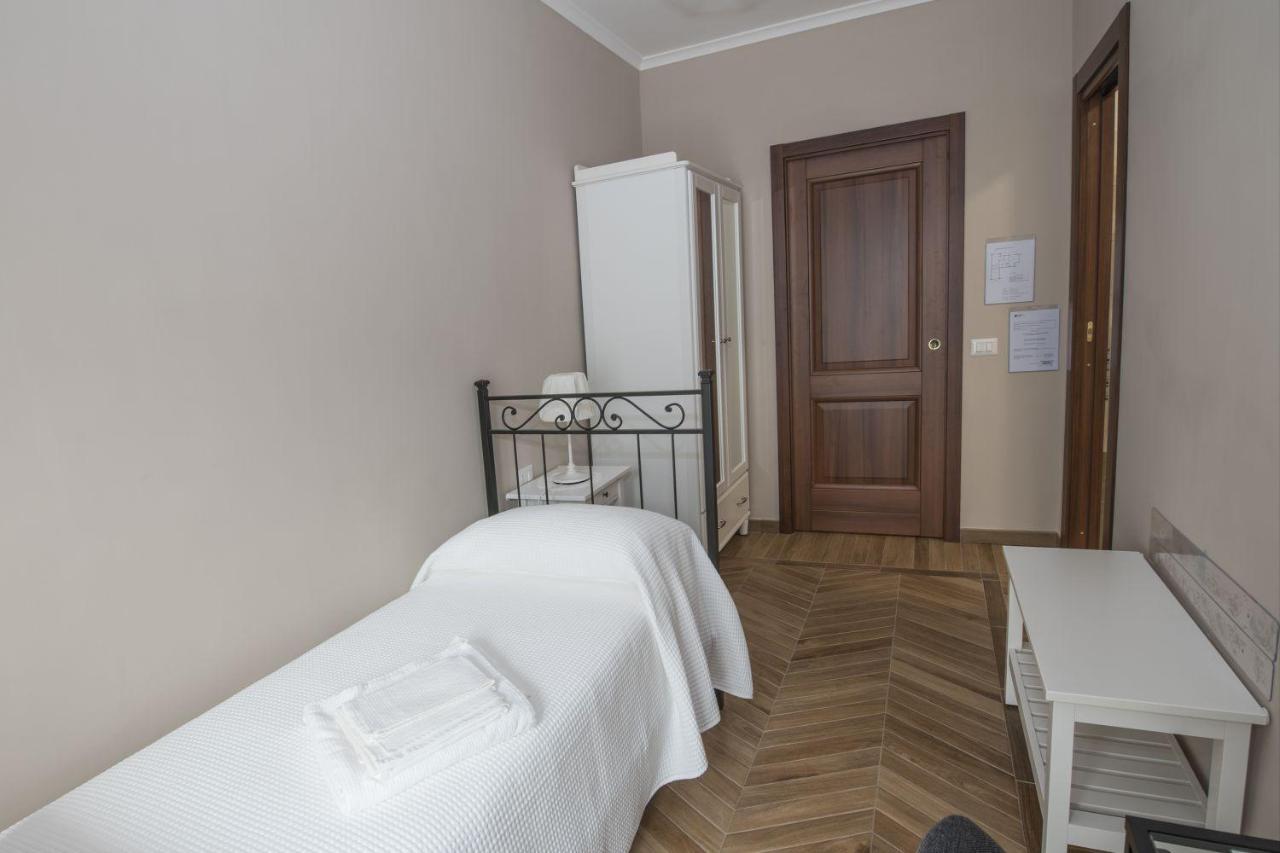 Alojamento de Acomodação e Pequeno-almoço Vacanze Romane Roma
