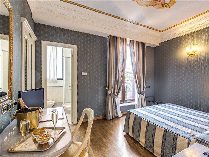 Hotel La Lumiere Di Piazza Di Spagna 3*