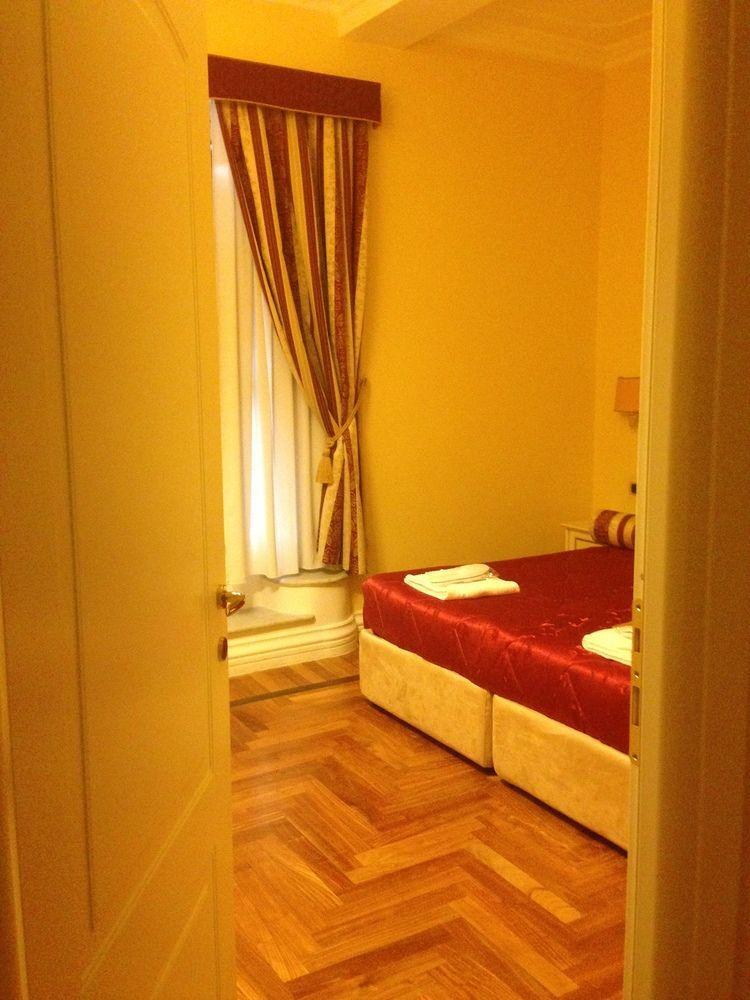 Affittacamere Relais Frattina 2*