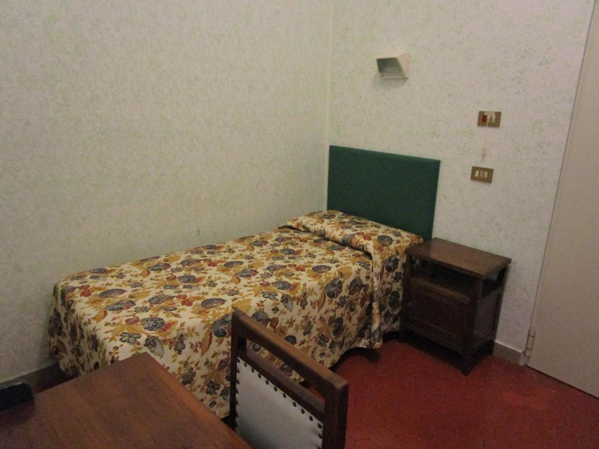 Casa S. Giuseppe Di Cluny * Roma