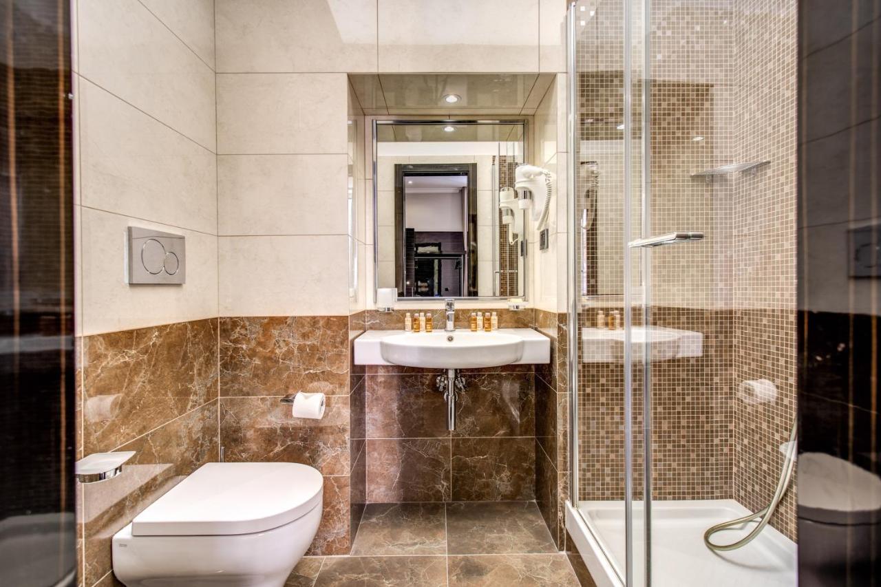 Relais De La Poste 3* Rom
