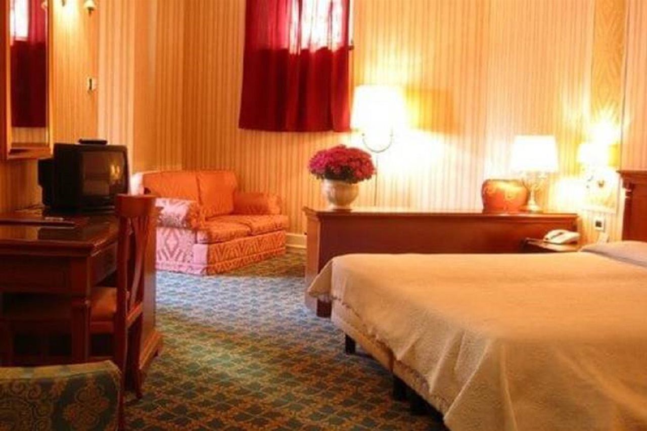 Hotel Gallia 4*
