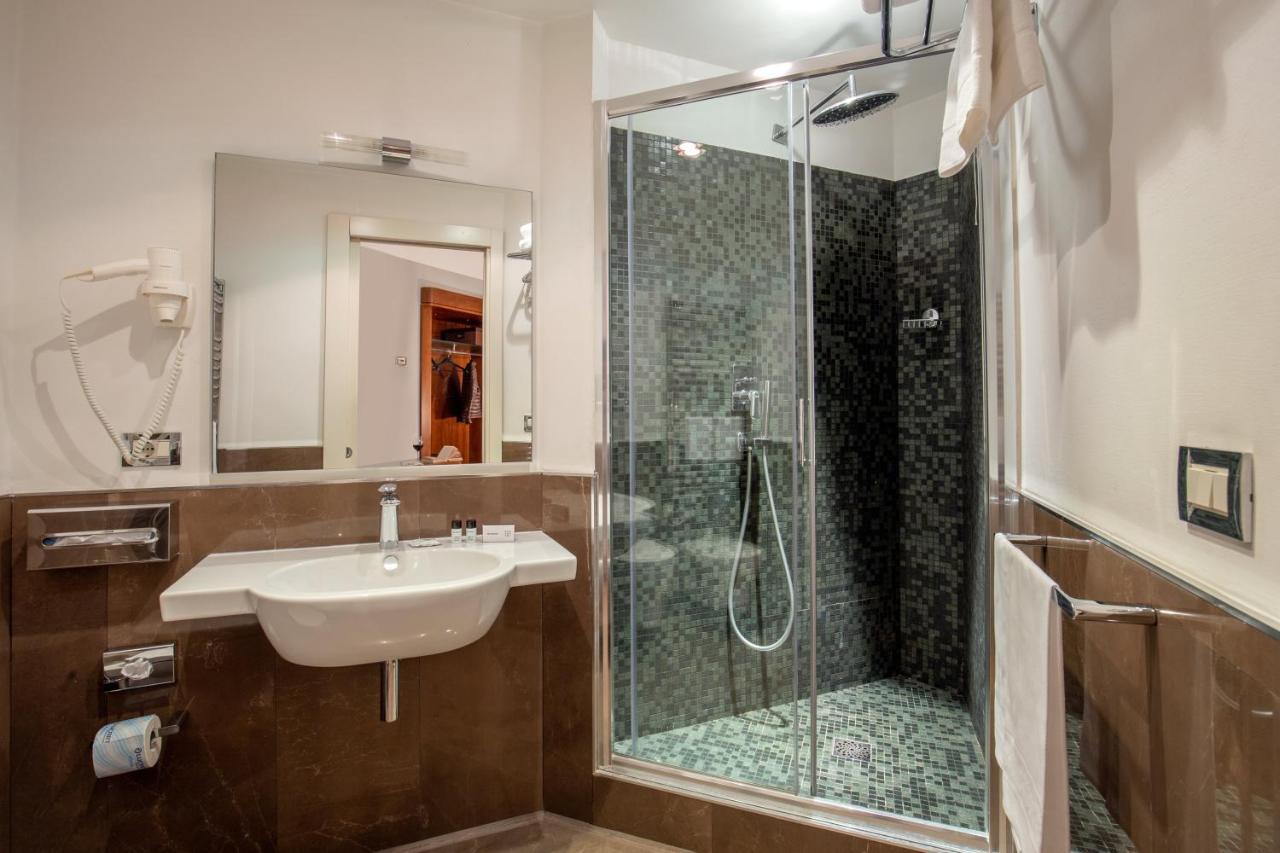 Western Astrid Hotel 3*