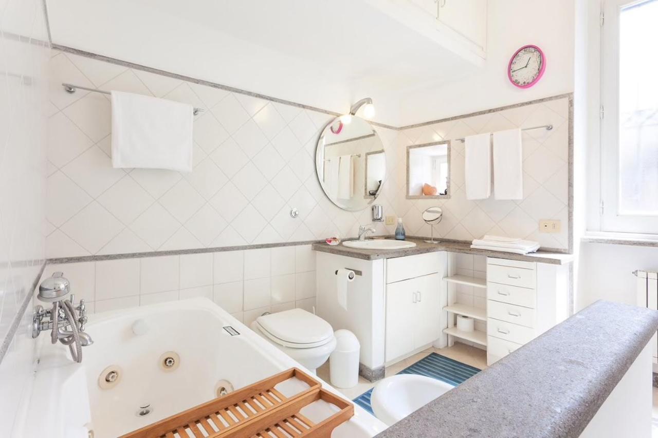 Apartment Via Del Teatro Pace