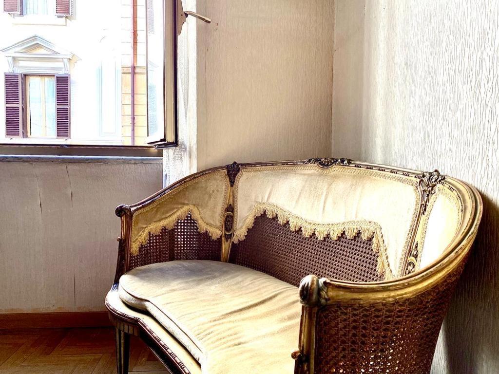 Traditional Style In The Center Roma