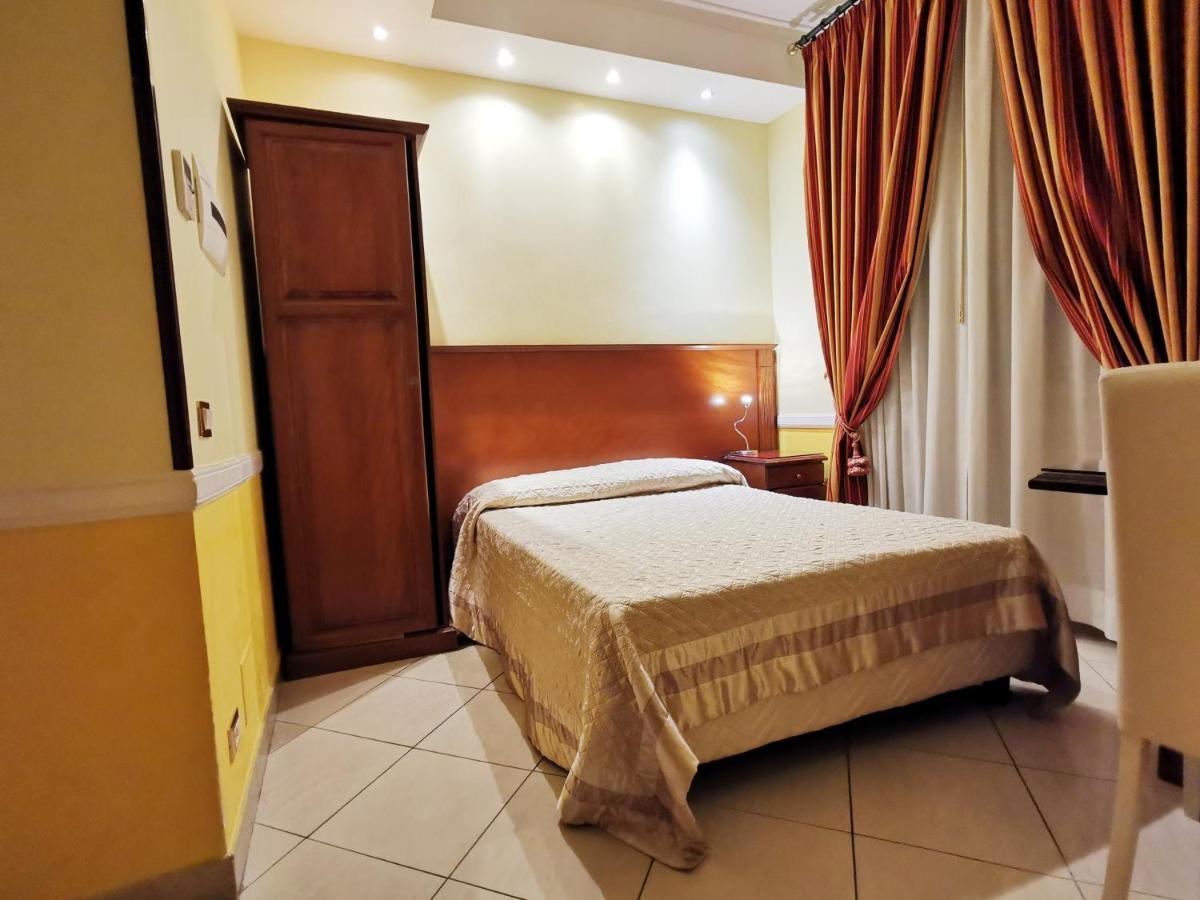 Valentino Palace Rom