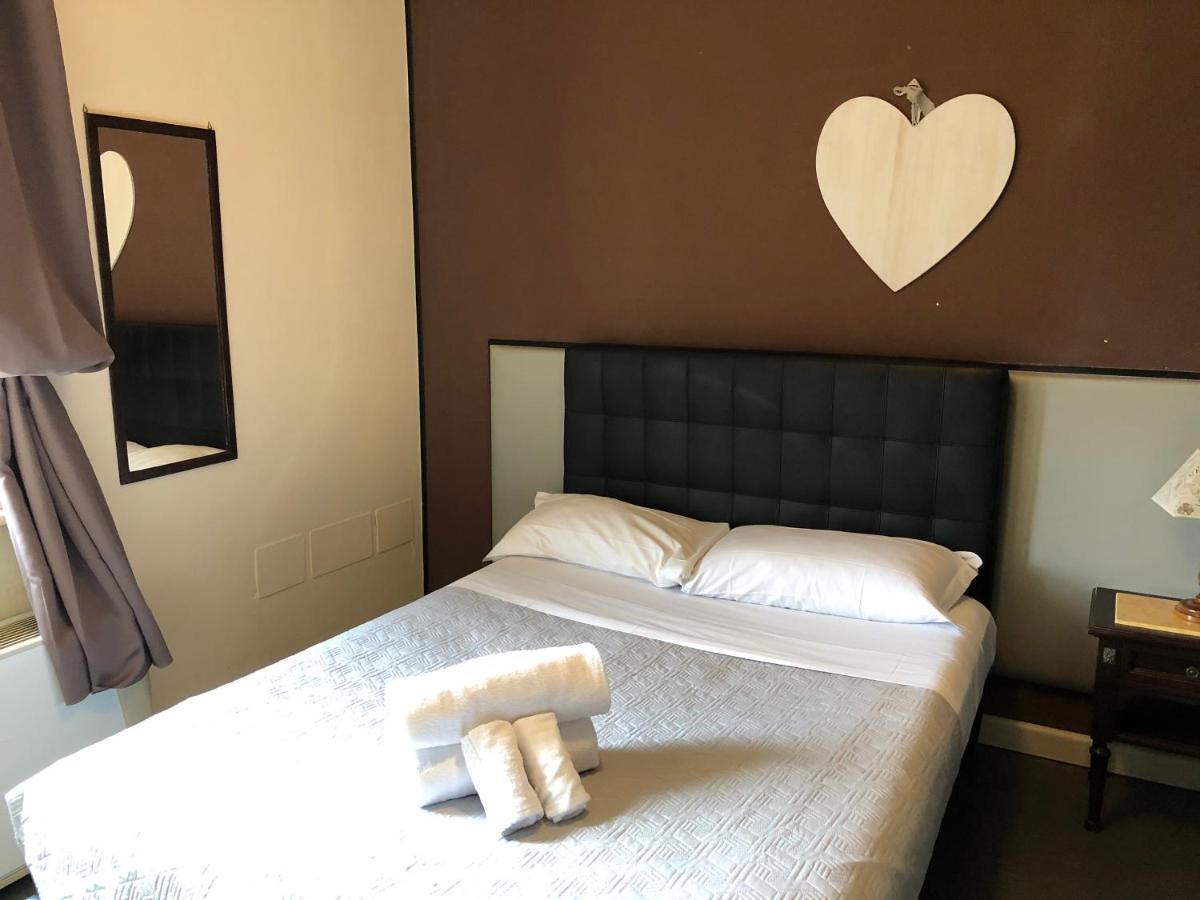 Hotell Casale Dei Massimi 2*
