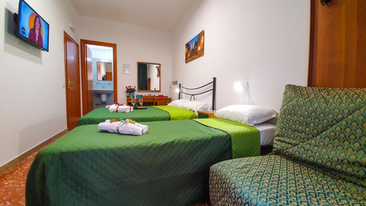 A Casa Simpatia - A Richiesta Parcheggio Gratuito ! Gasthof Rom