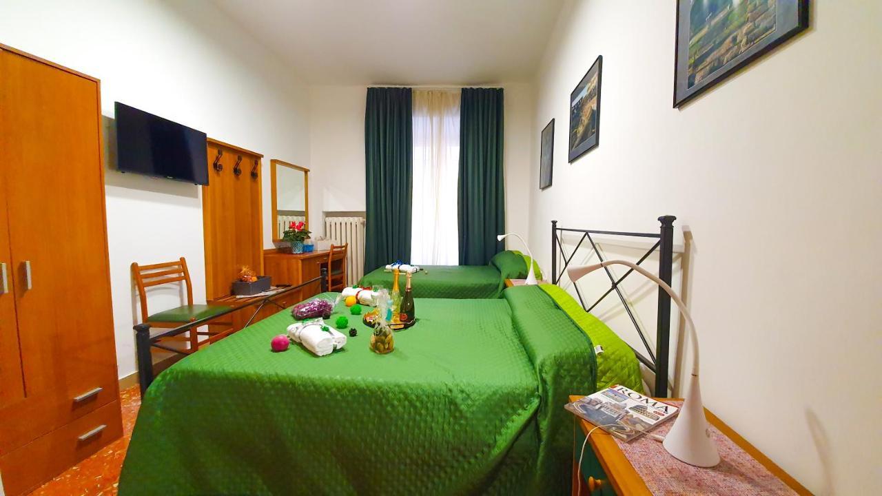 Gjestgiverier A Casa Simpatia - A Richiesta Parcheggio Gratuito !