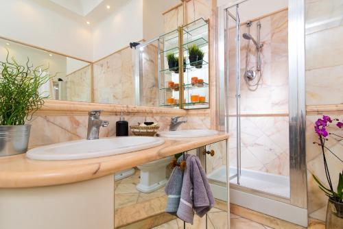 Arco Di Gallieno Bed and breakfast