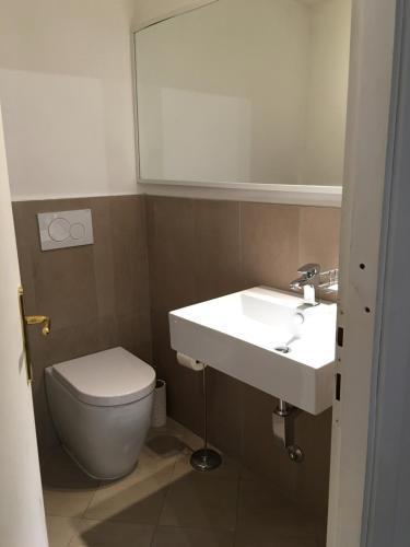 Sangallo Rooms - Residenze Romanae Gjestgiverier Roma