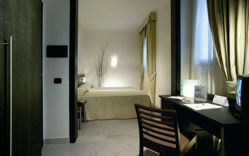 Hotel The Church Village Roma