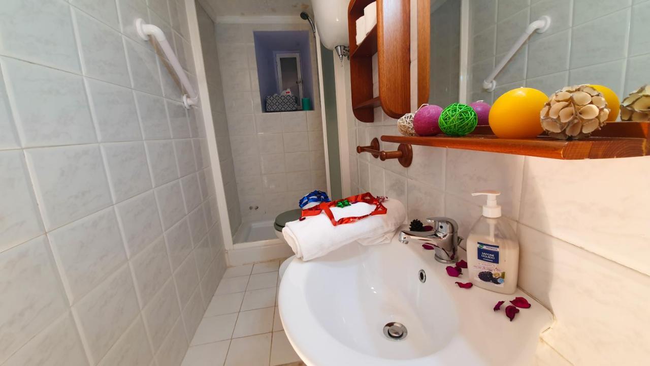La Casa Simpatia - Con Parcheggio A Richiesta Convenzionato ! * Roma