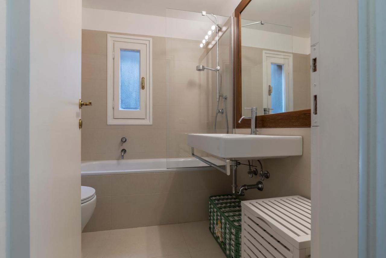 Appartamento Three Bedrooms In World-famous Via Giulia - Fromhometorome Roma