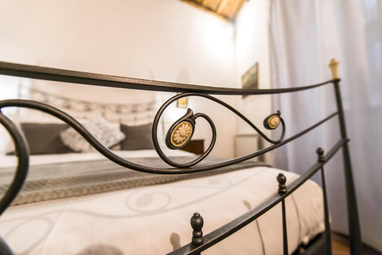 Residenze Romanae - Vicolo Dell'aquila Gjestgiverier Roma