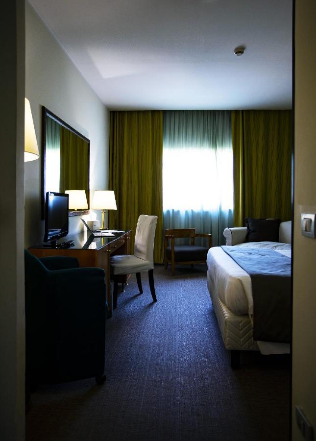 Bv Oly Hotel