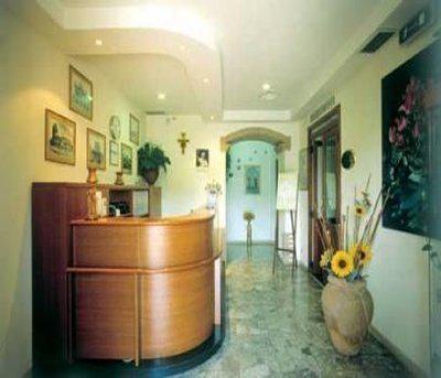 Hotell Domus Vitellia 2*