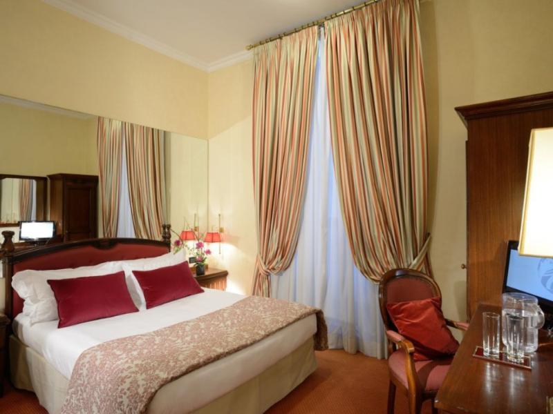 Colonna Palace Hotell 4*
