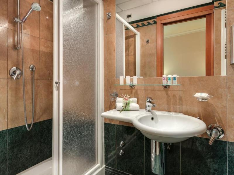 Palazzo Cardinal Cesi 4* Roma
