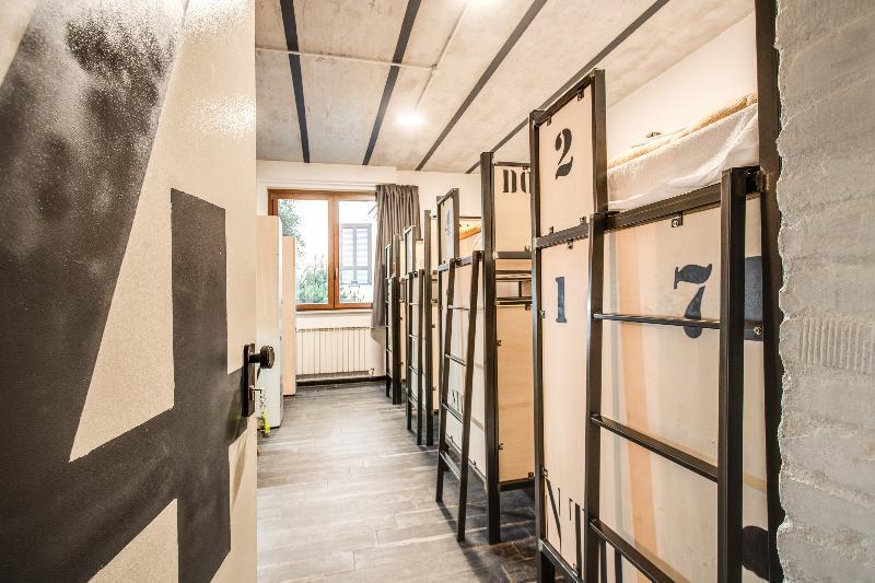 Hostal Trastevere 2 *