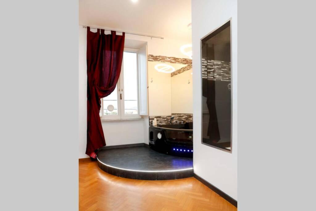 Black Enchanting Jacuzzi Trastevere - Collection Apartamento