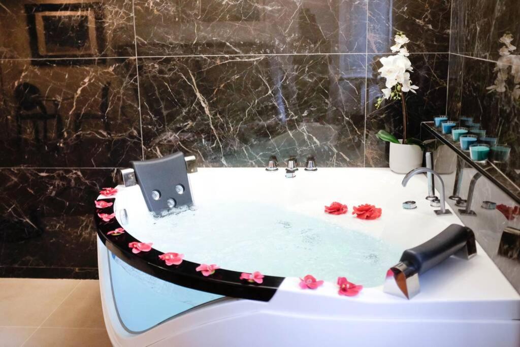 Pantheon Amazing Jacuzzi - Collection Leilighet *