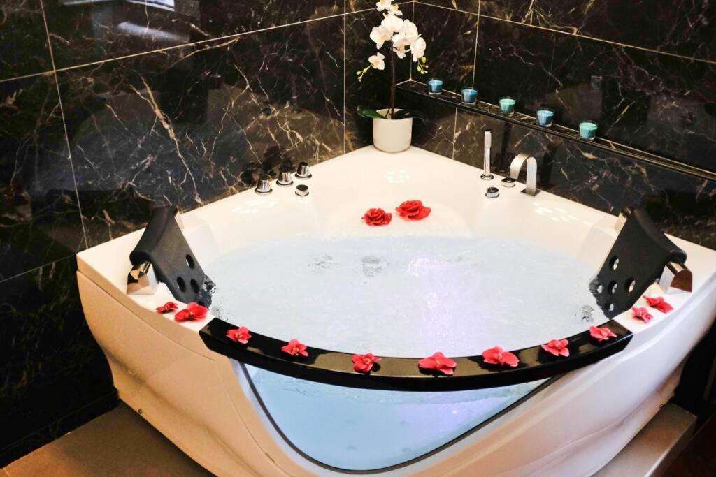 Leilighet Pantheon Amazing Jacuzzi - Collection