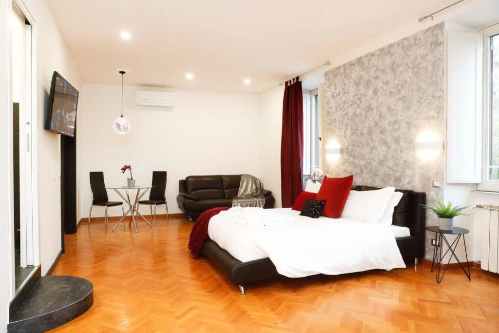 Black Enchanting Jacuzzi Trastevere - Collection *