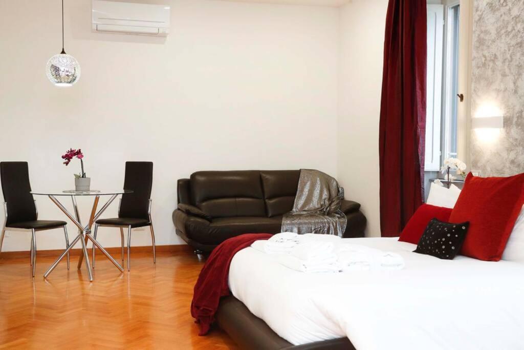 Black Enchanting Jacuzzi Trastevere - Collection * Roma