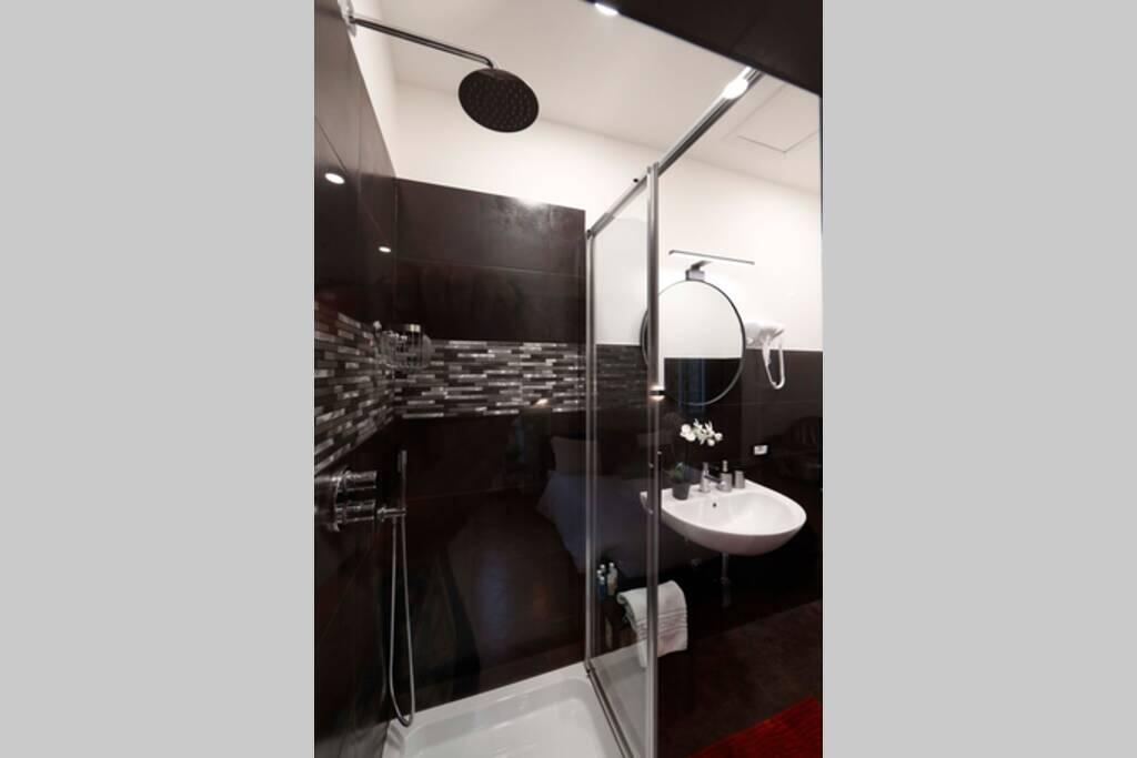 Black Enchanting Jacuzzi Trastevere - Collection