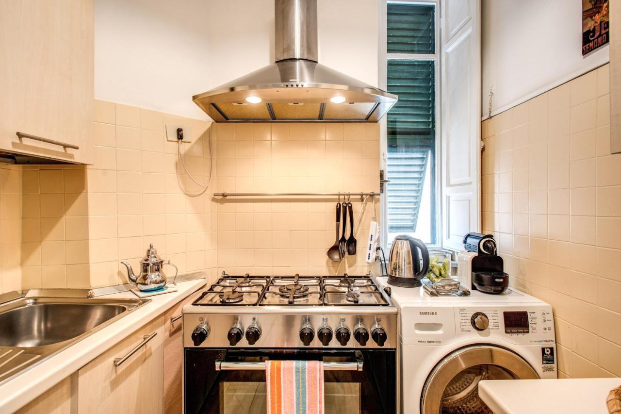 Colonna - Via Del Corso Big Apartamento