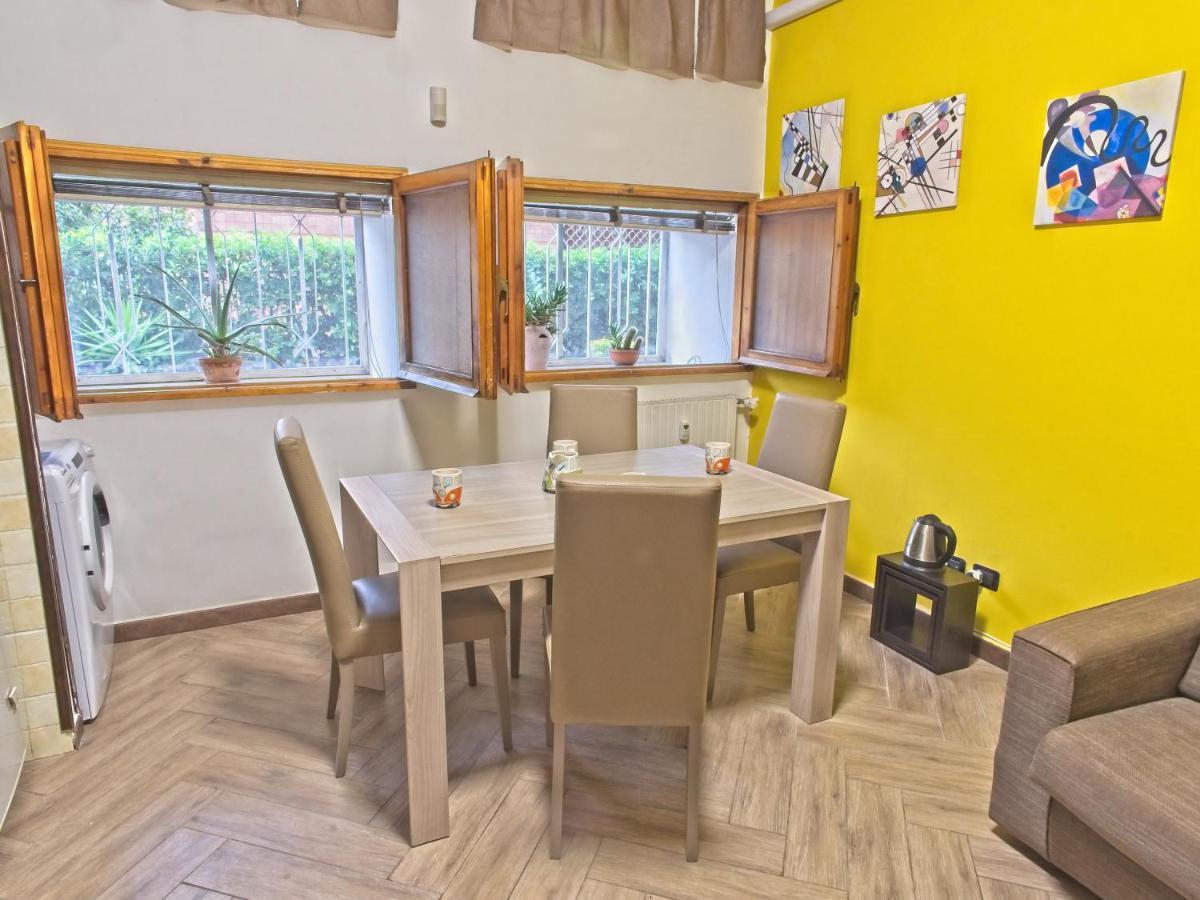 Daneva's * Roma