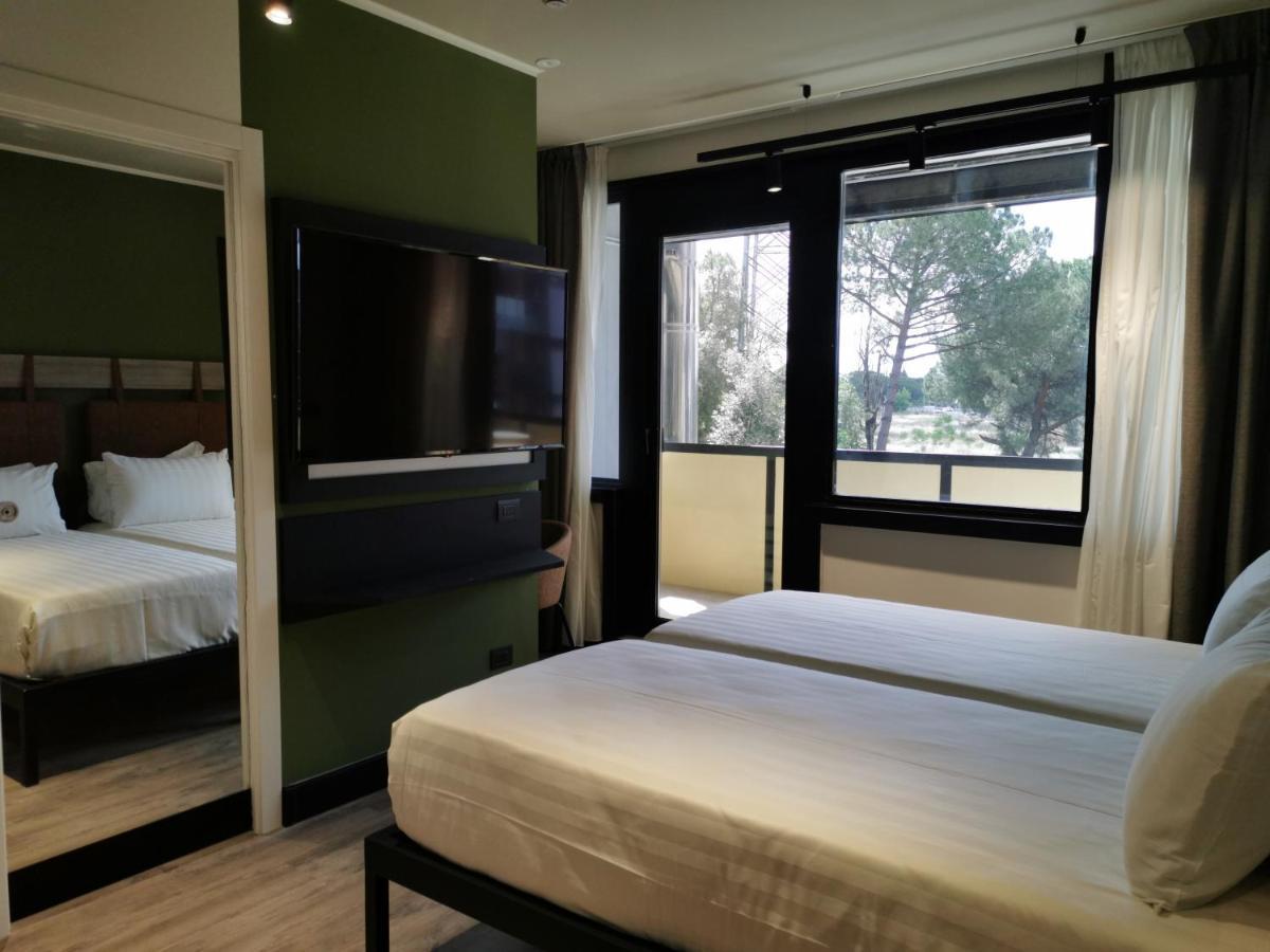 Hotel Movie Movie Rom